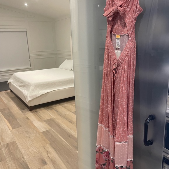 Agua Bendita Pink Midi Dress - Picture 2 of 4